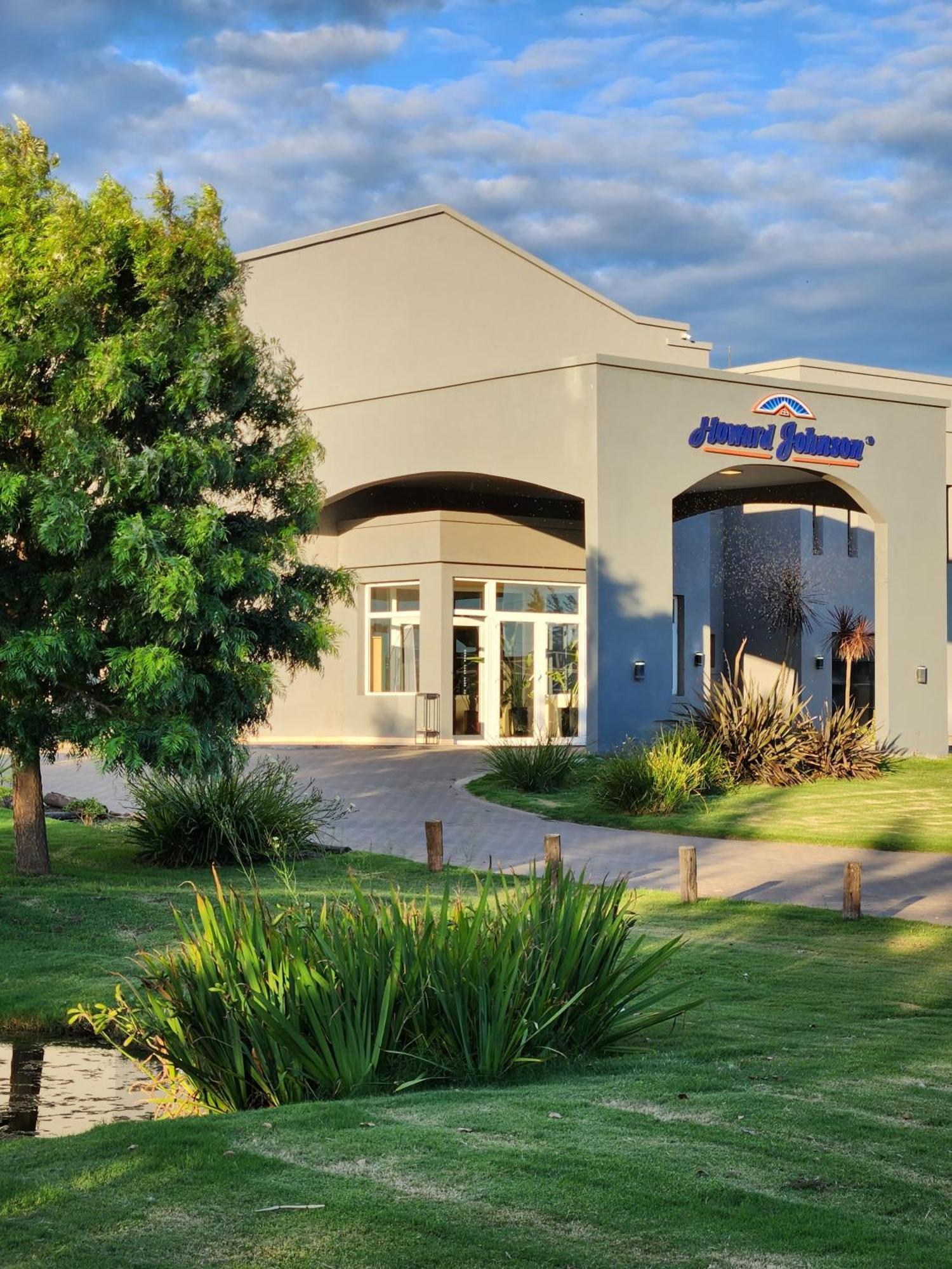 Howard Johnson Hotel&Resort Funes Exterior foto