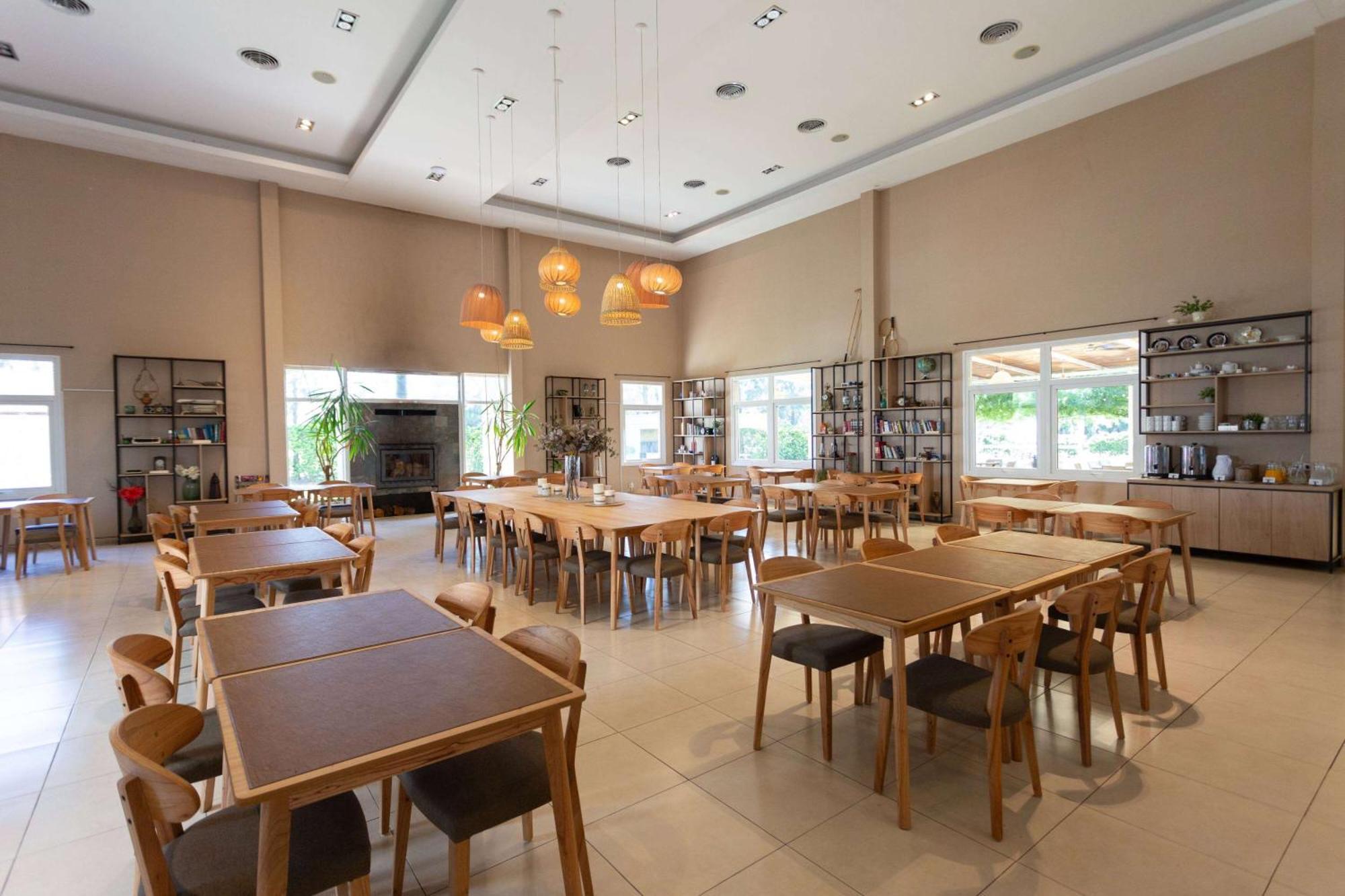 Howard Johnson Hotel&Resort Funes Exterior foto