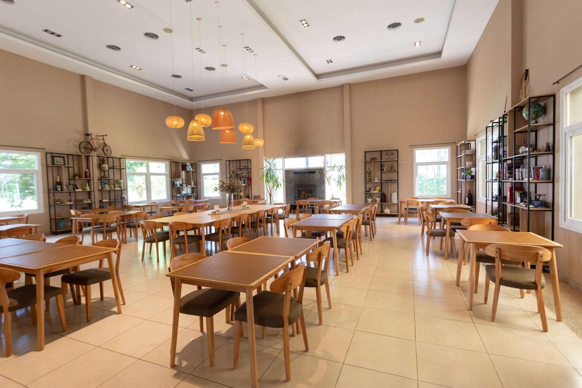Howard Johnson Hotel&Resort Funes Exterior foto