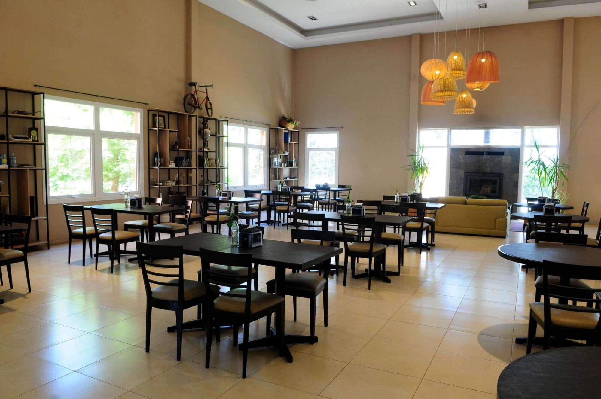 Howard Johnson Hotel&Resort Funes Exterior foto