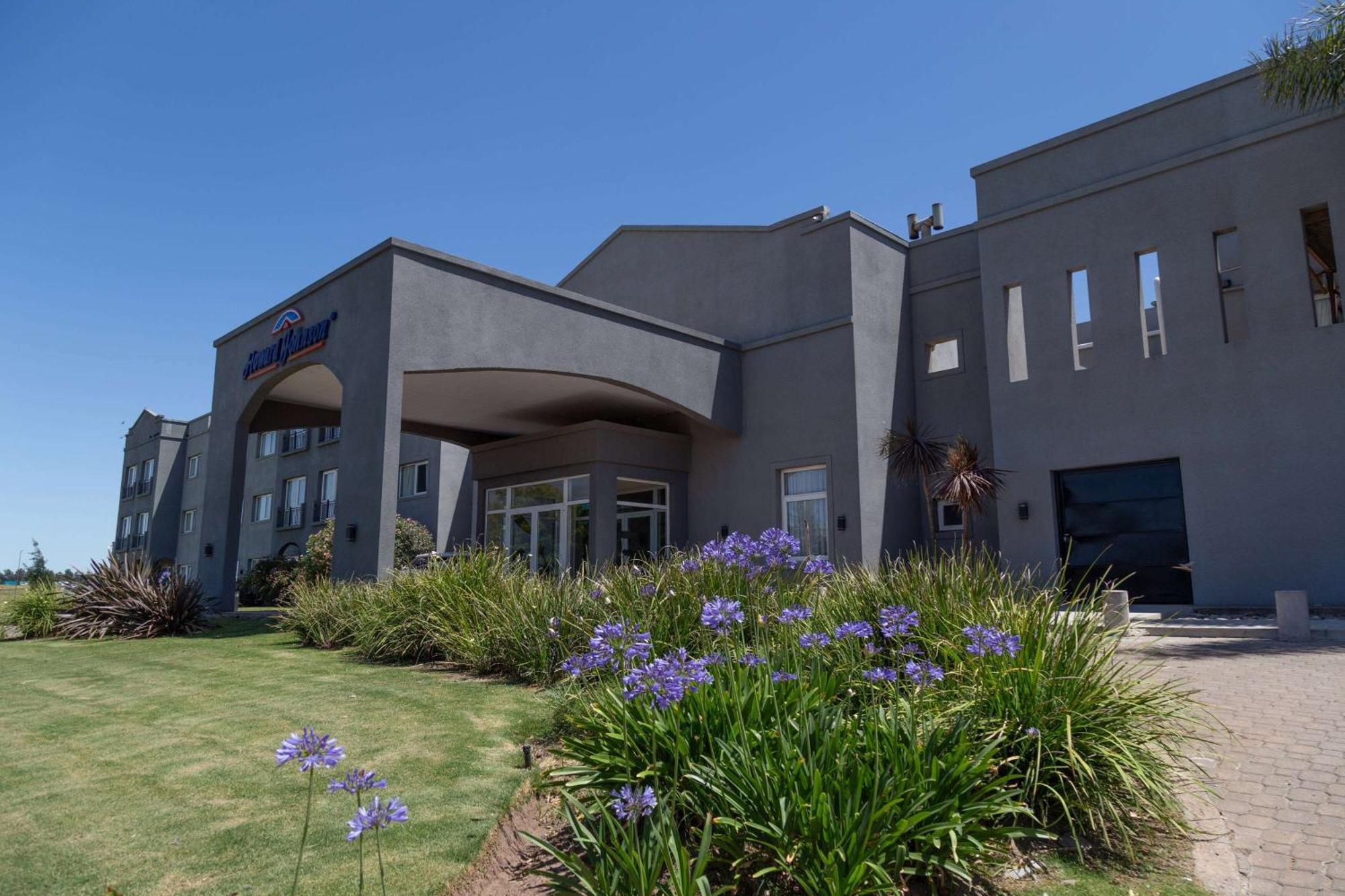 Howard Johnson Hotel&Resort Funes Exterior foto