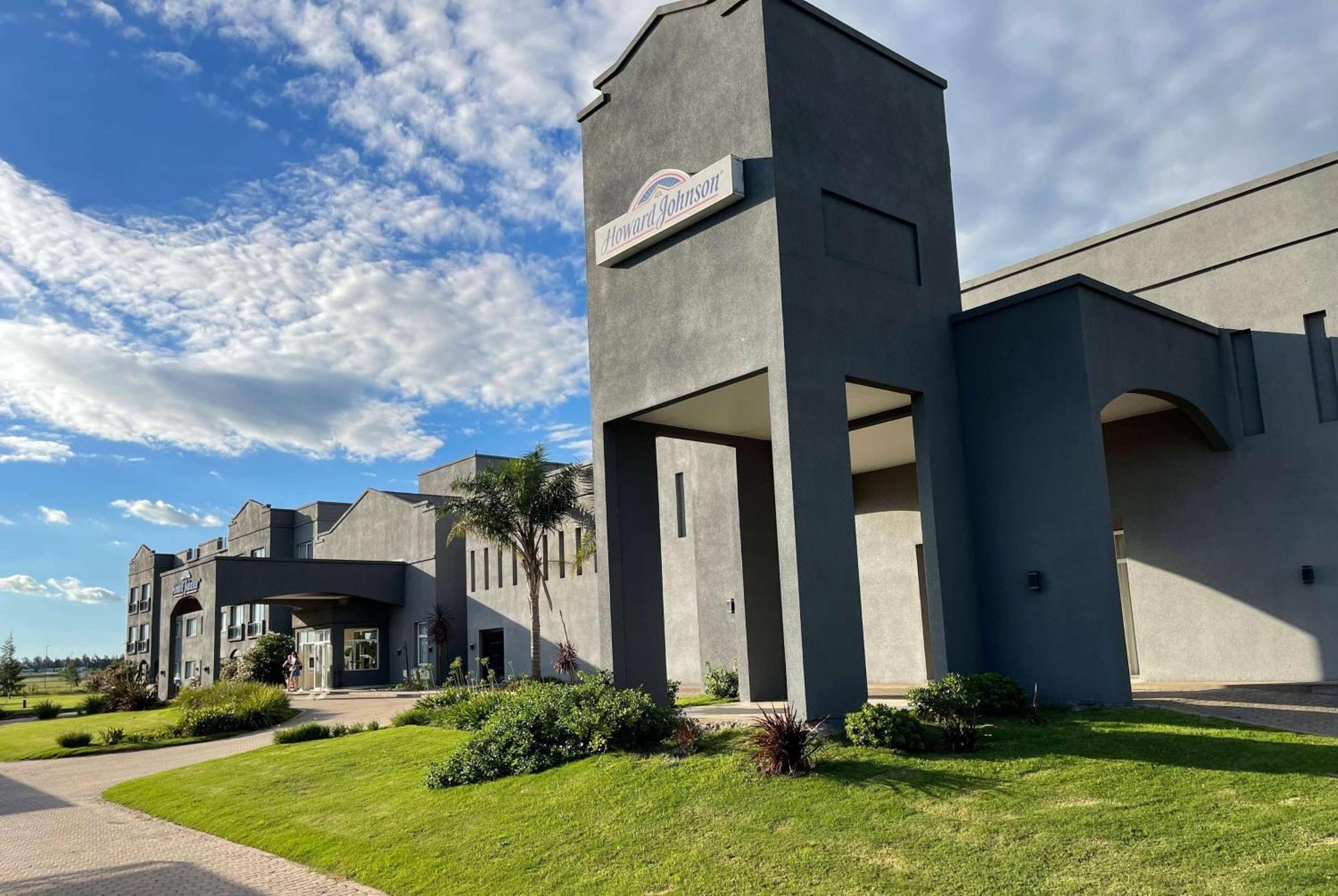 Howard Johnson Hotel&Resort Funes Exterior foto