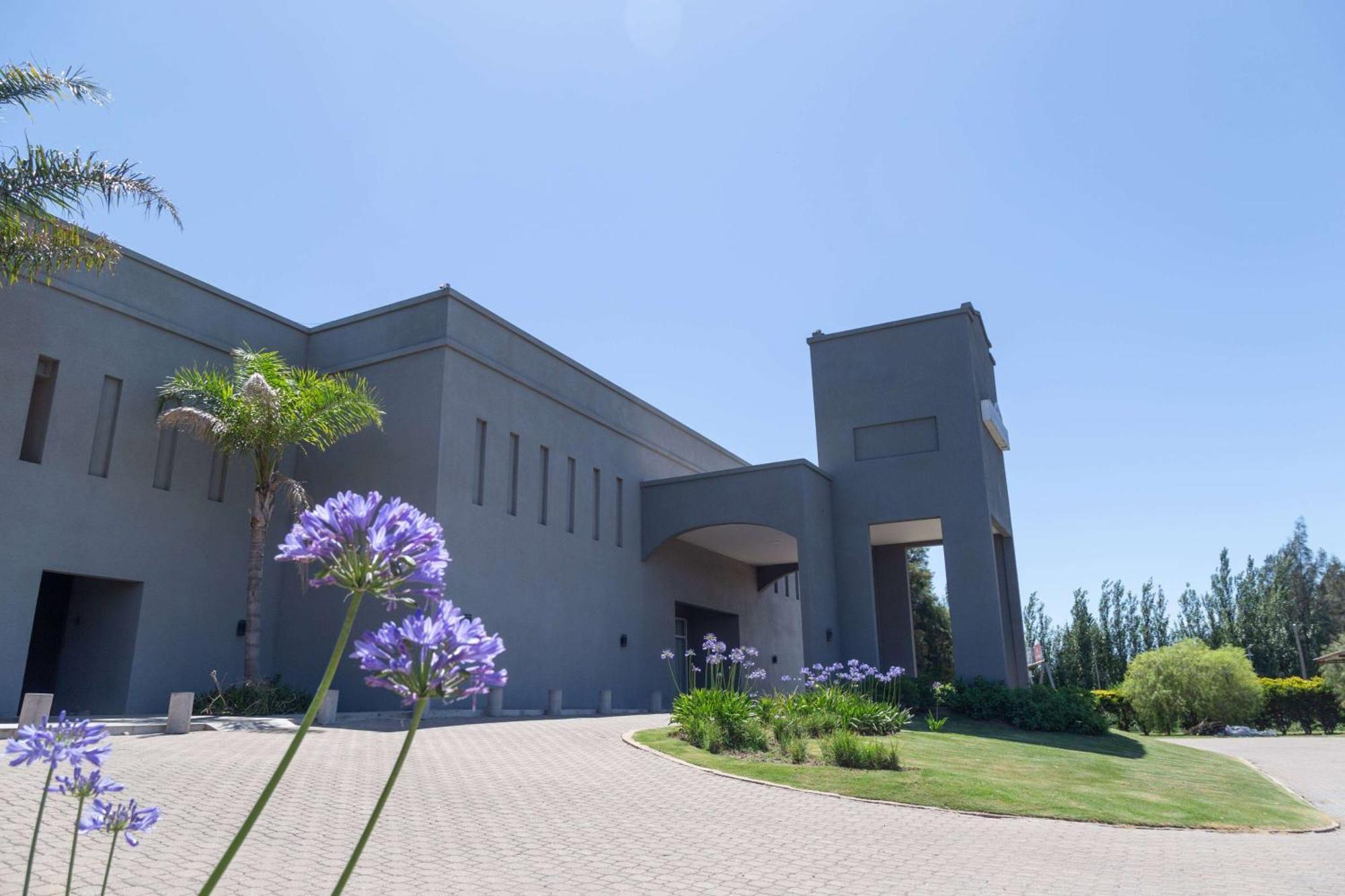 Howard Johnson Hotel&Resort Funes Exterior foto